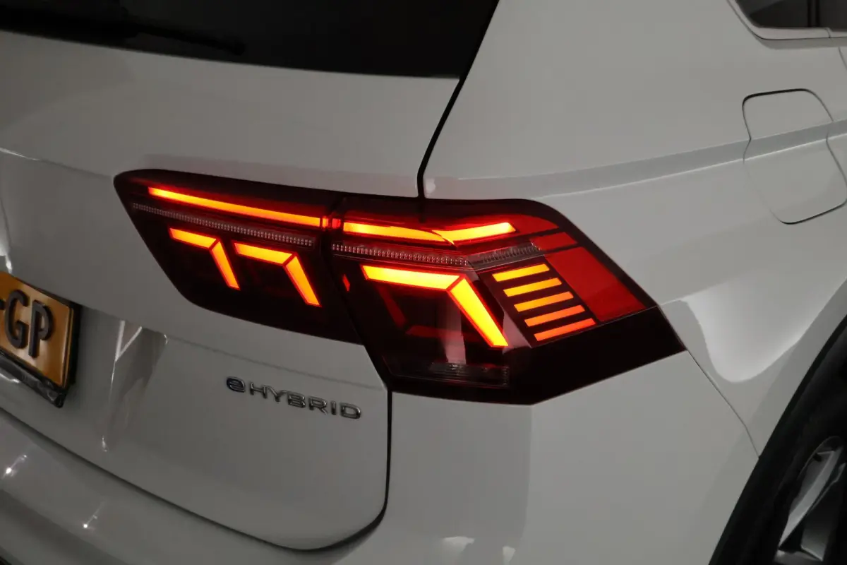 1.4 TSI 245pk eHybrid R-Line Business+ Trekhaak Camera Stoelverwarming Keyless Virtual Cockpit LED Navigatie