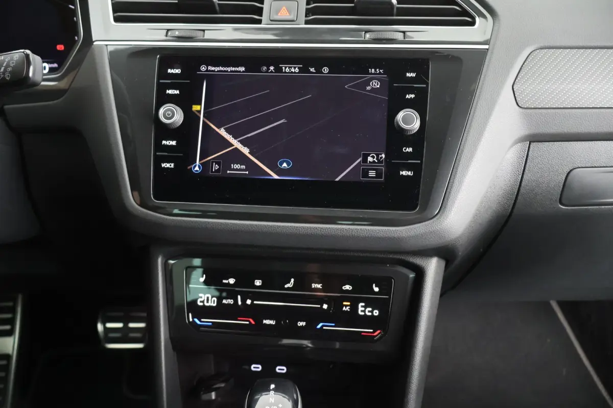1.4 TSI 245pk eHybrid R-Line Business+ Trekhaak Camera Stoelverwarming Keyless Virtual Cockpit LED Navigatie