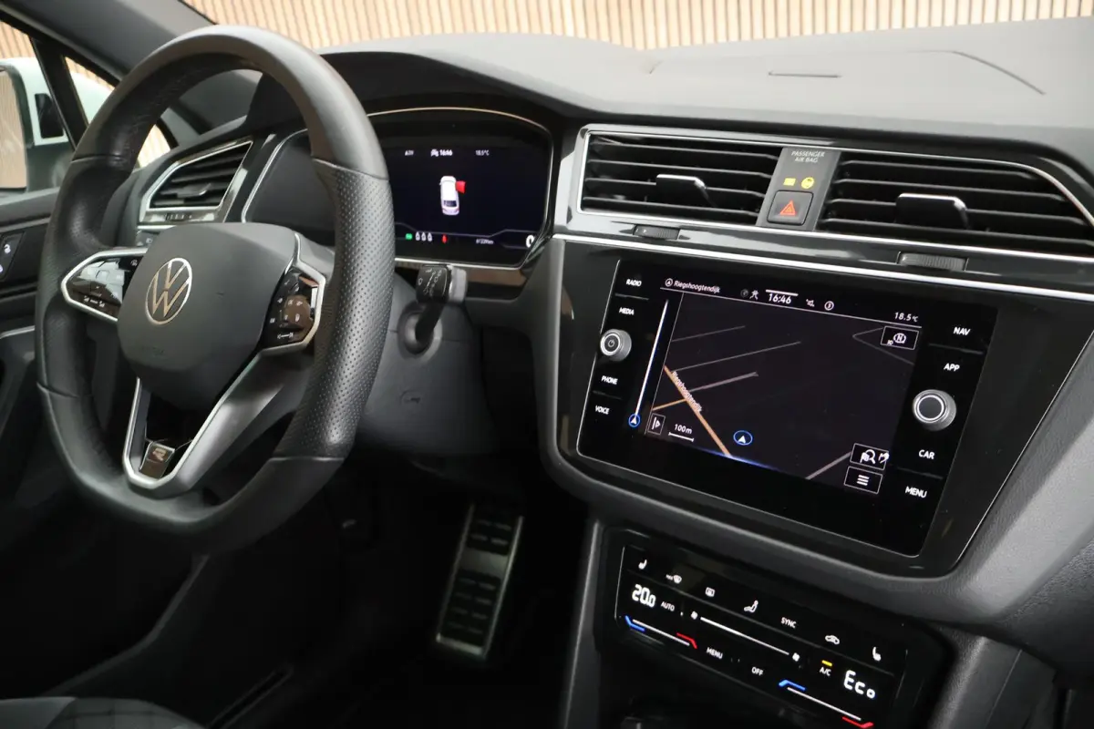 1.4 TSI 245pk eHybrid R-Line Business+ Trekhaak Camera Stoelverwarming Keyless Virtual Cockpit LED Navigatie