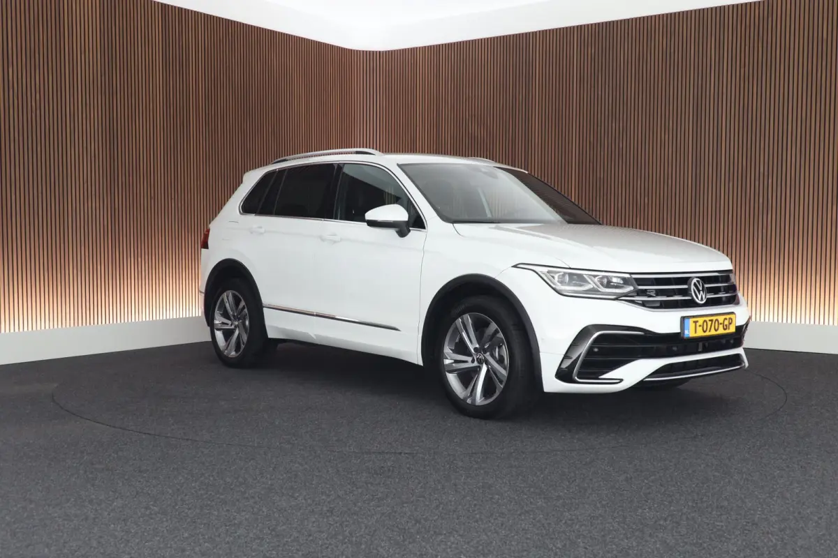 1.4 TSI 245pk eHybrid R-Line Business+ Trekhaak Camera Stoelverwarming Keyless Virtual Cockpit LED Navigatie