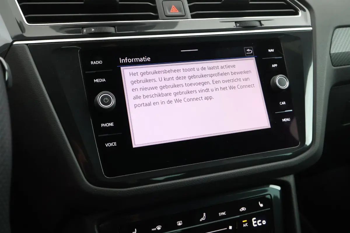 1.4 TSI 245pk eHybrid R-Line Business+ Trekhaak Camera Stoelverwarming Keyless Virtual Cockpit LED Navigatie