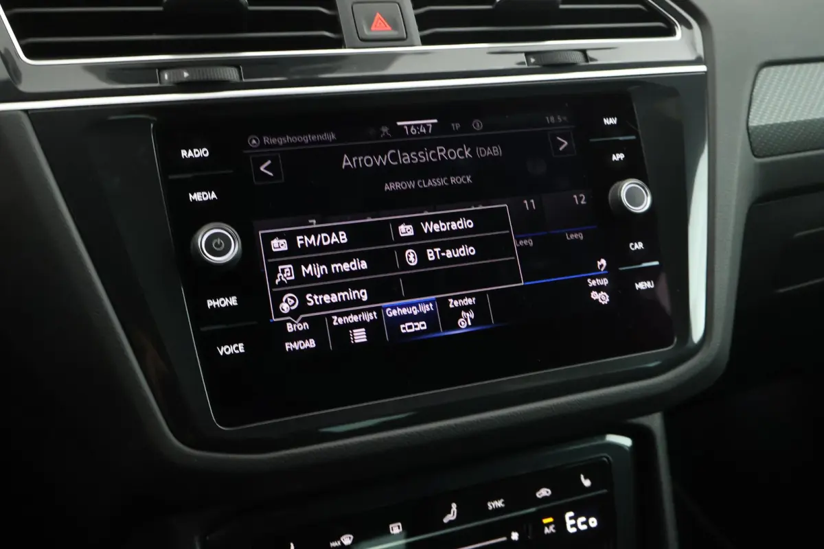 1.4 TSI 245pk eHybrid R-Line Business+ Trekhaak Camera Stoelverwarming Keyless Virtual Cockpit LED Navigatie