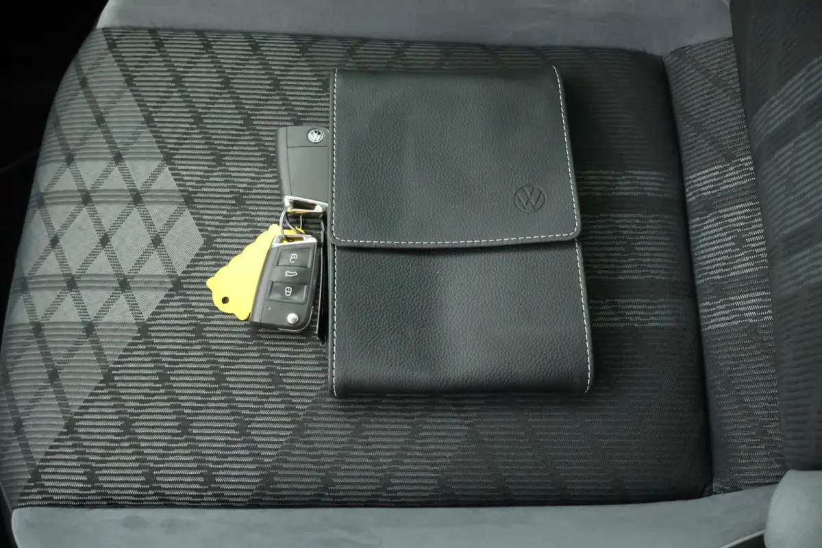 1.4 TSI 245pk eHybrid R-Line Business+ Trekhaak Camera Stoelverwarming Keyless Virtual Cockpit LED Navigatie