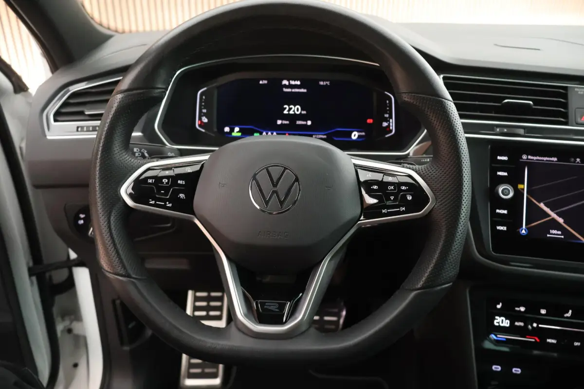 1.4 TSI 245pk eHybrid R-Line Business+ Trekhaak Camera Stoelverwarming Keyless Virtual Cockpit LED Navigatie