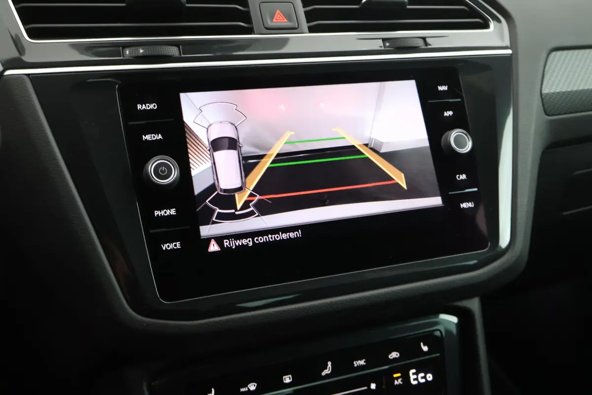 1.4 TSI 245pk eHybrid R-Line Business+ Trekhaak Camera Stoelverwarming Keyless Virtual Cockpit LED Navigatie