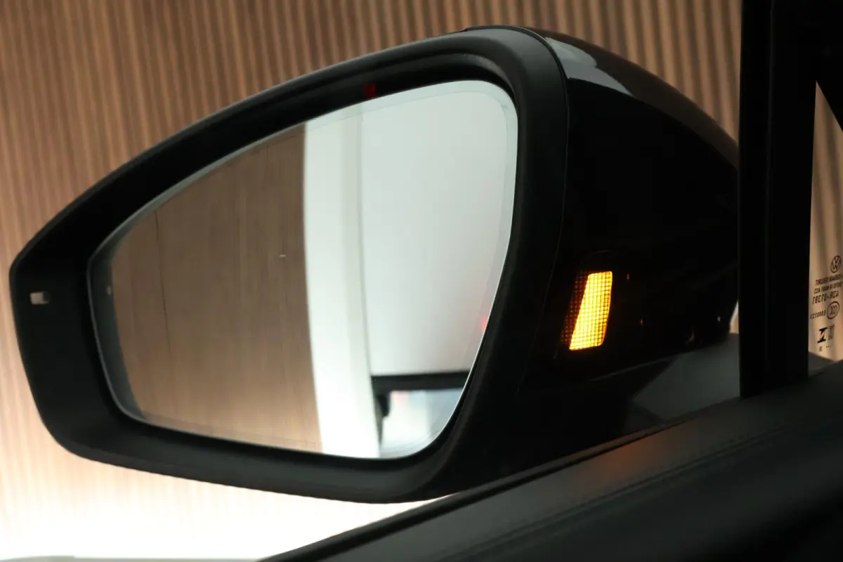 1.5 eHybrid 272pk R-Line Edition Black Style Leder Trekhaak 360Camera HUD Keyless Massage Virtual Cockpit Panoramadak Carplay