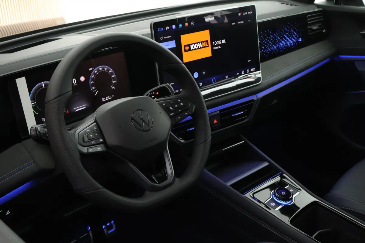 1.5 eHybrid 272pk R-Line Edition Black Style Leder Trekhaak 360Camera HUD Keyless Massage Virtual Cockpit Panoramadak Carplay