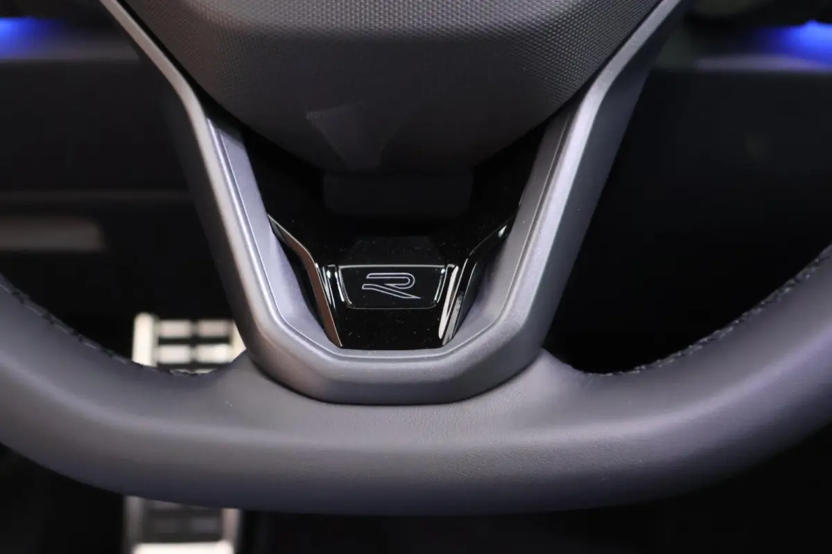1.5 eHybrid 272pk R-Line Edition Black Style Leder Trekhaak 360Camera HUD Keyless Massage Virtual Cockpit Panoramadak Carplay