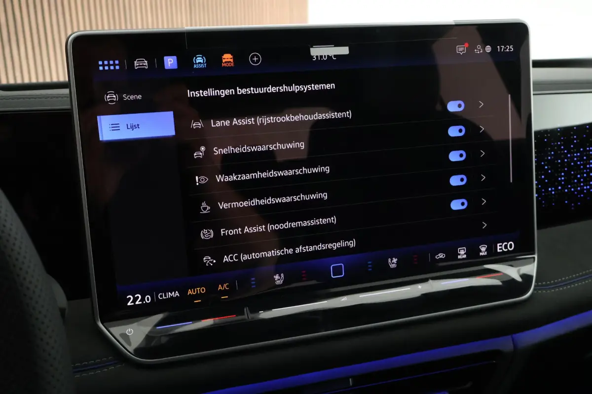 1.5 eHybrid 272pk R-Line Edition Black Style Leder Trekhaak 360Camera HUD Keyless Massage Virtual Cockpit Panoramadak Carplay