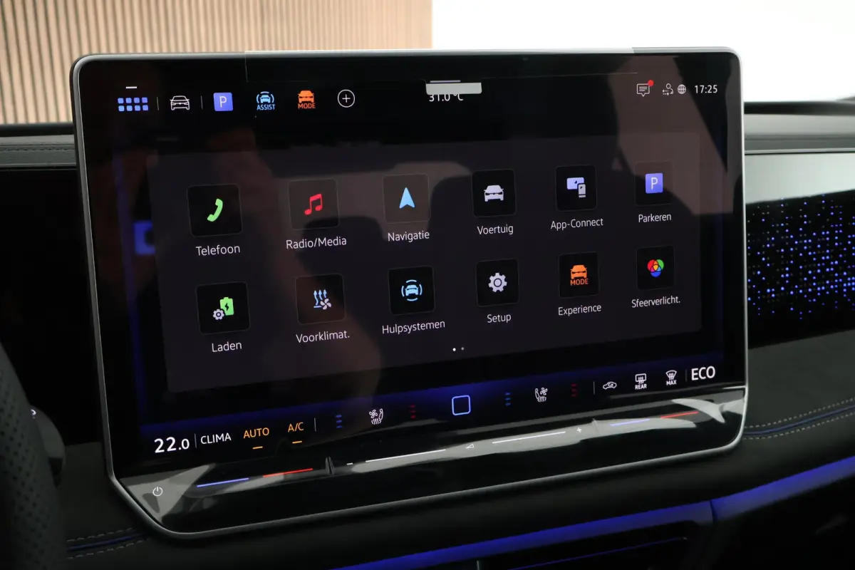 1.5 eHybrid 272pk R-Line Edition Black Style Leder Trekhaak 360Camera HUD Keyless Massage Virtual Cockpit Panoramadak Carplay