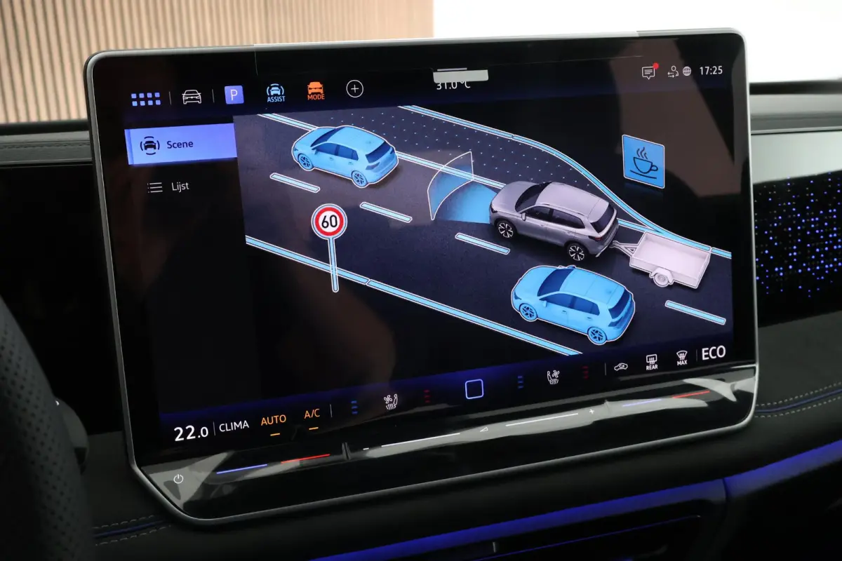 1.5 eHybrid 272pk R-Line Edition Black Style Leder Trekhaak 360Camera HUD Keyless Massage Virtual Cockpit Panoramadak Carplay
