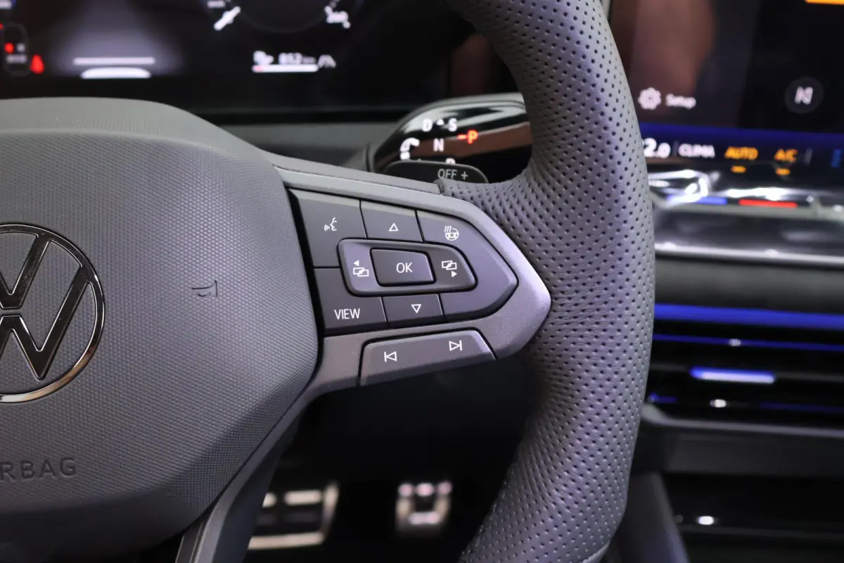 1.5 eHybrid 272pk R-Line Edition Black Style Leder Trekhaak 360Camera HUD Keyless Massage Virtual Cockpit Panoramadak Carplay