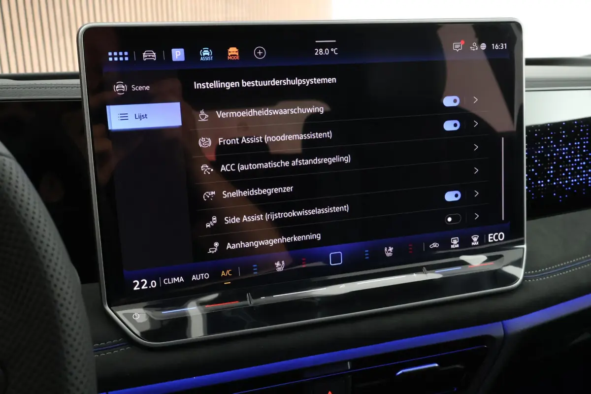 1.5 eHybrid 272pk R-Line Edition Black Style Leder Trekhaak 360Camera HUD Keyless Massage Virtual Cockpit Panoramadak Carplay