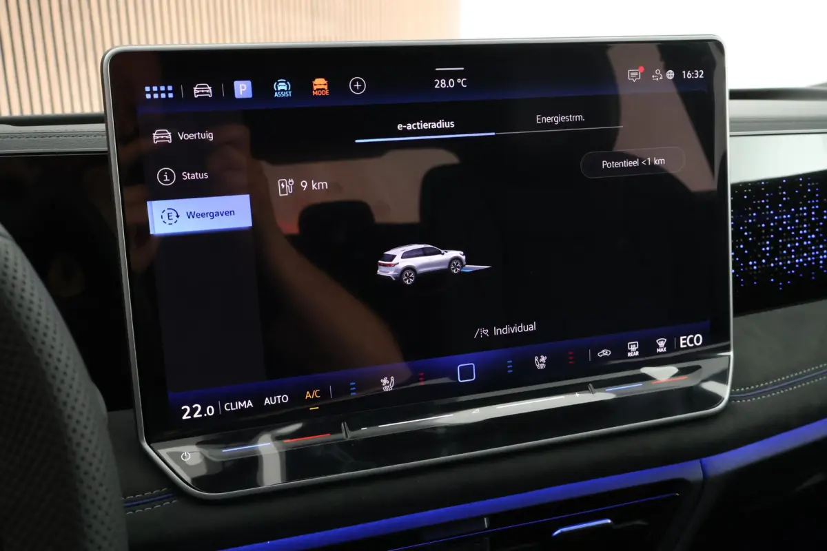 1.5 eHybrid 272pk R-Line Edition Black Style Leder Trekhaak 360Camera HUD Keyless Massage Virtual Cockpit Panoramadak Carplay