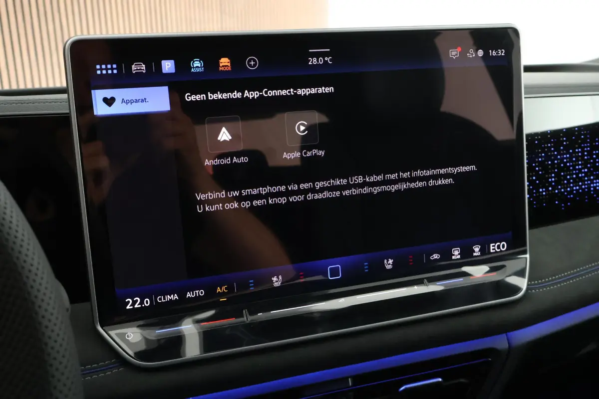 1.5 eHybrid 272pk R-Line Edition Black Style Leder Trekhaak 360Camera HUD Keyless Massage Virtual Cockpit Panoramadak Carplay
