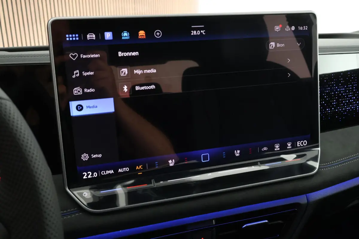 1.5 eHybrid 272pk R-Line Edition Black Style Leder Trekhaak 360Camera HUD Keyless Massage Virtual Cockpit Panoramadak Carplay