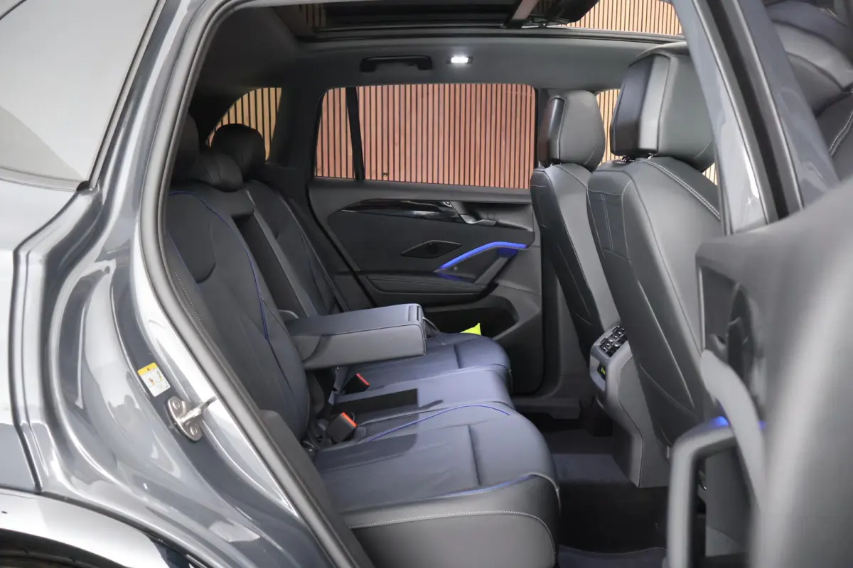 1.5 eHybrid 272pk R-Line Edition Black Style Leder Trekhaak 360Camera HUD Keyless Massage Virtual Cockpit Panoramadak Carplay