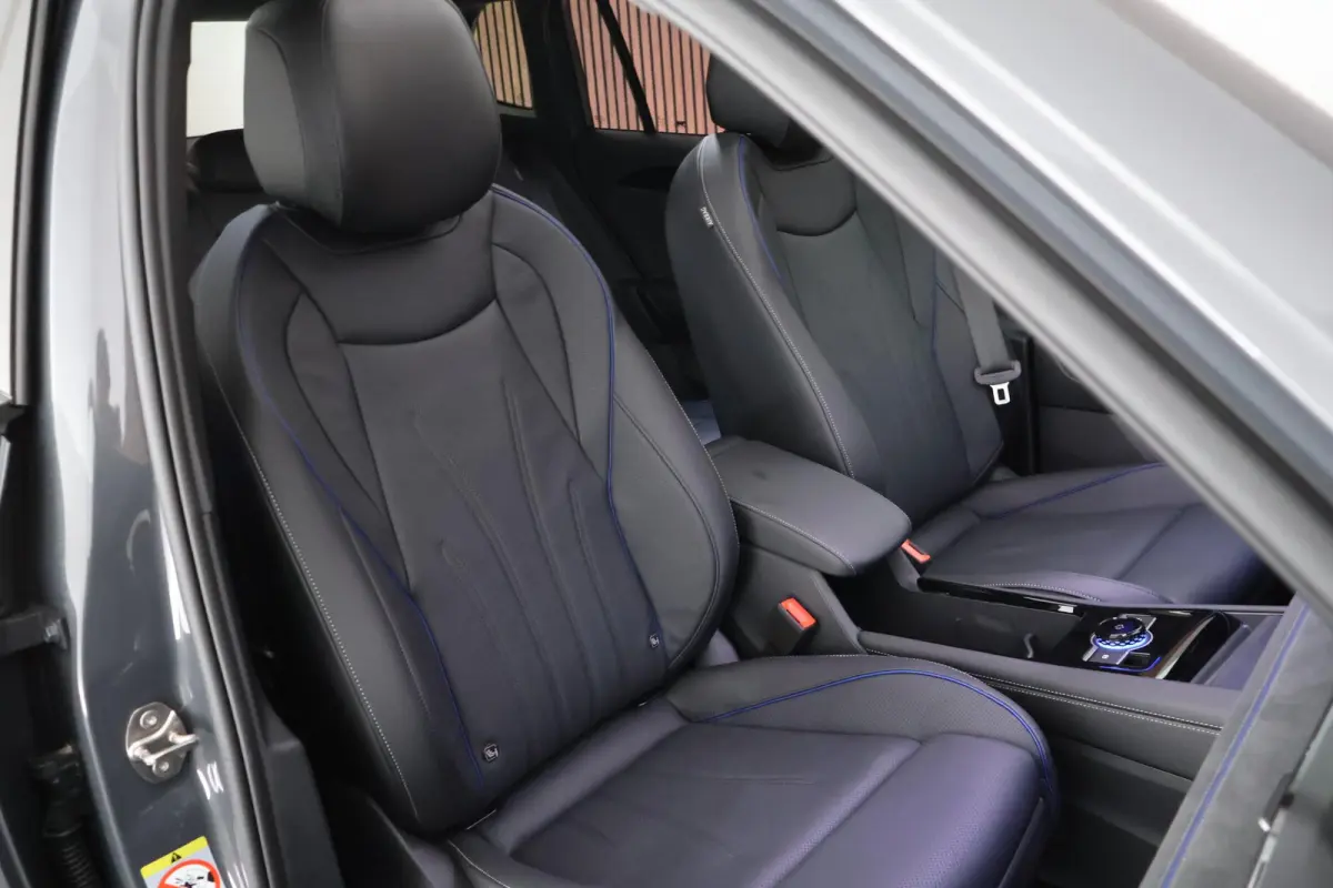 1.5 eHybrid 272pk R-Line Edition Black Style Leder Trekhaak 360Camera HUD Keyless Massage Virtual Cockpit Panoramadak Carplay