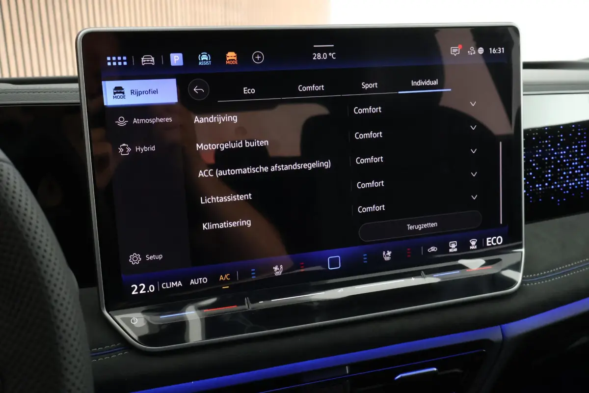 1.5 eHybrid 272pk R-Line Edition Black Style Leder Trekhaak 360Camera HUD Keyless Massage Virtual Cockpit Panoramadak Carplay