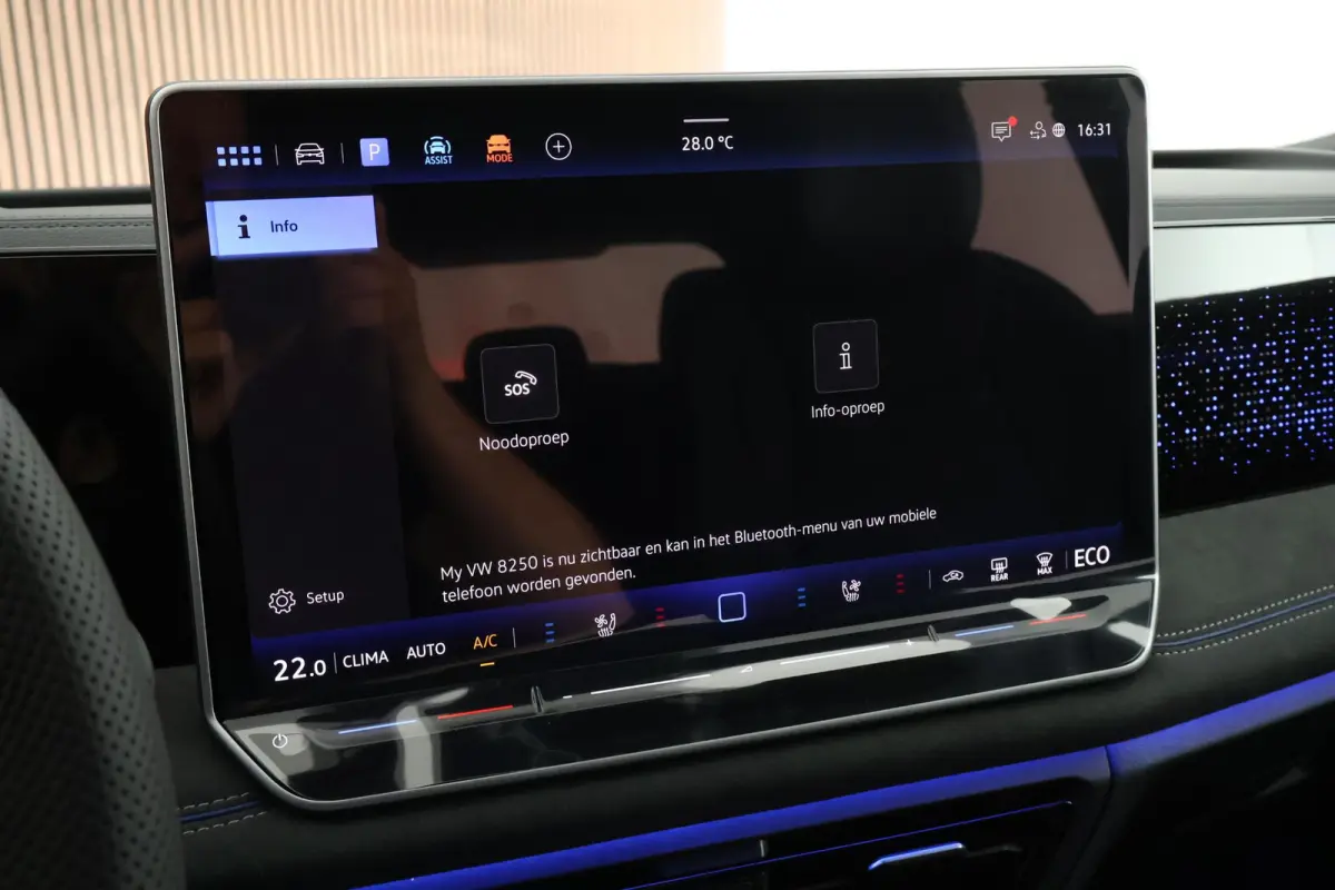 1.5 eHybrid 272pk R-Line Edition Black Style Leder Trekhaak 360Camera HUD Keyless Massage Virtual Cockpit Panoramadak Carplay