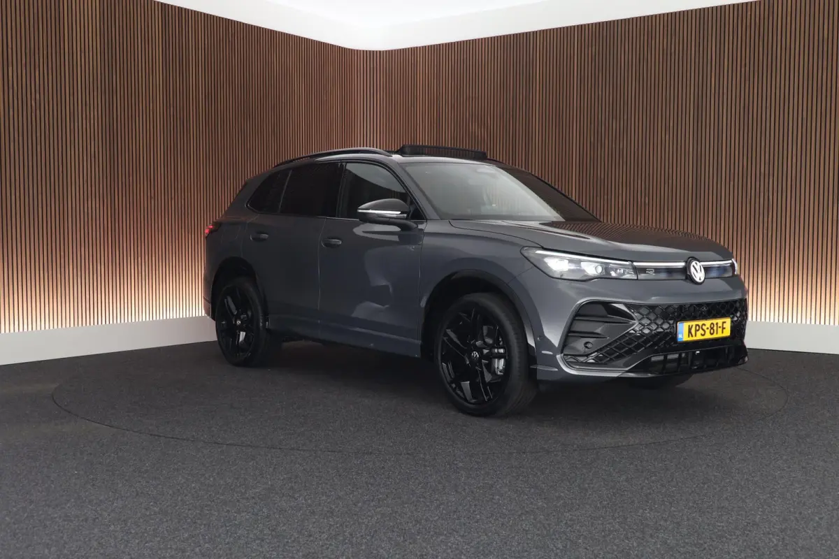 1.5 eHybrid 272pk R-Line Edition Black Style Leder Trekhaak 360Camera HUD Keyless Massage Virtual Cockpit Panoramadak Carplay