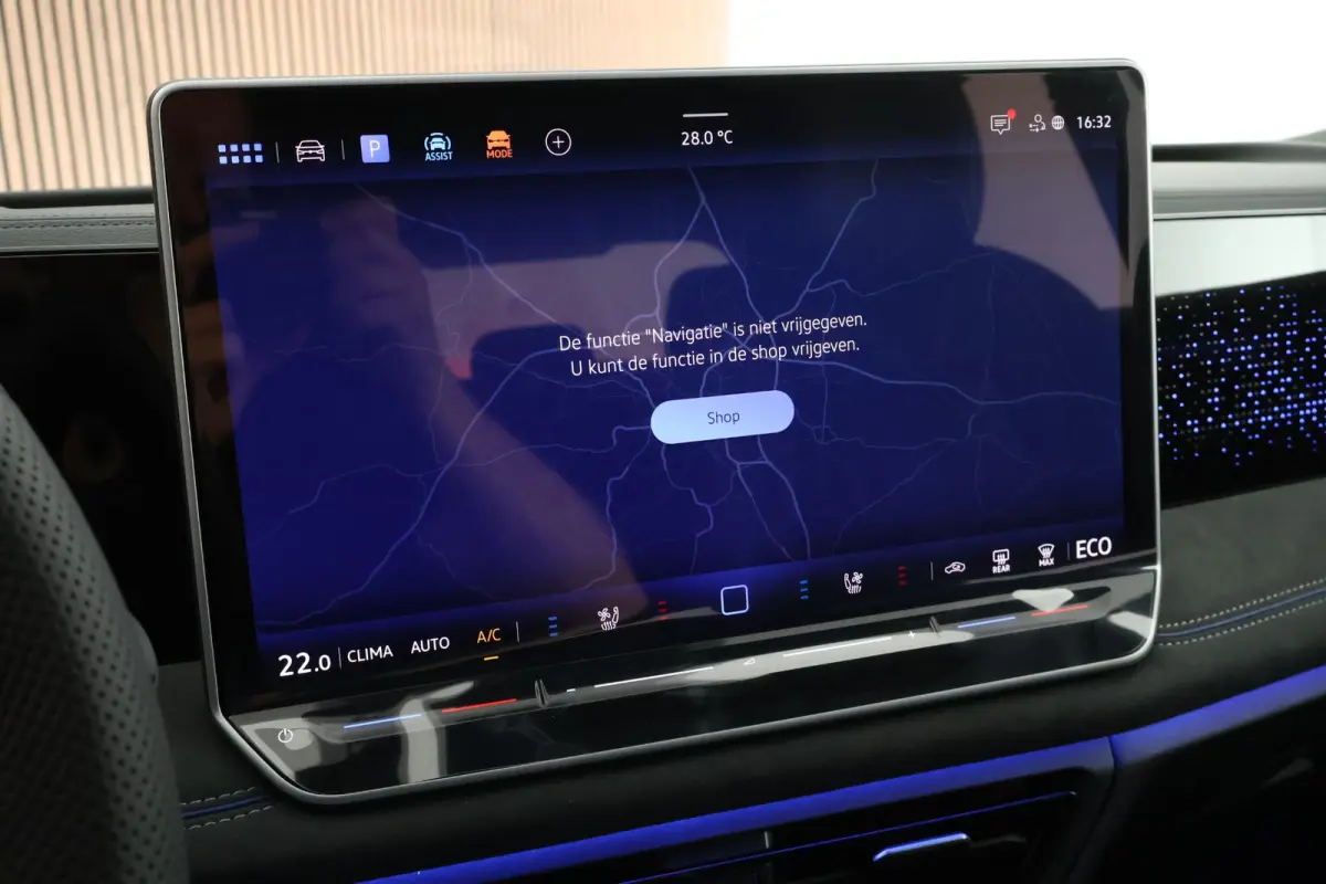 1.5 eHybrid 272pk R-Line Edition Black Style Leder Trekhaak 360Camera HUD Keyless Massage Virtual Cockpit Panoramadak Carplay