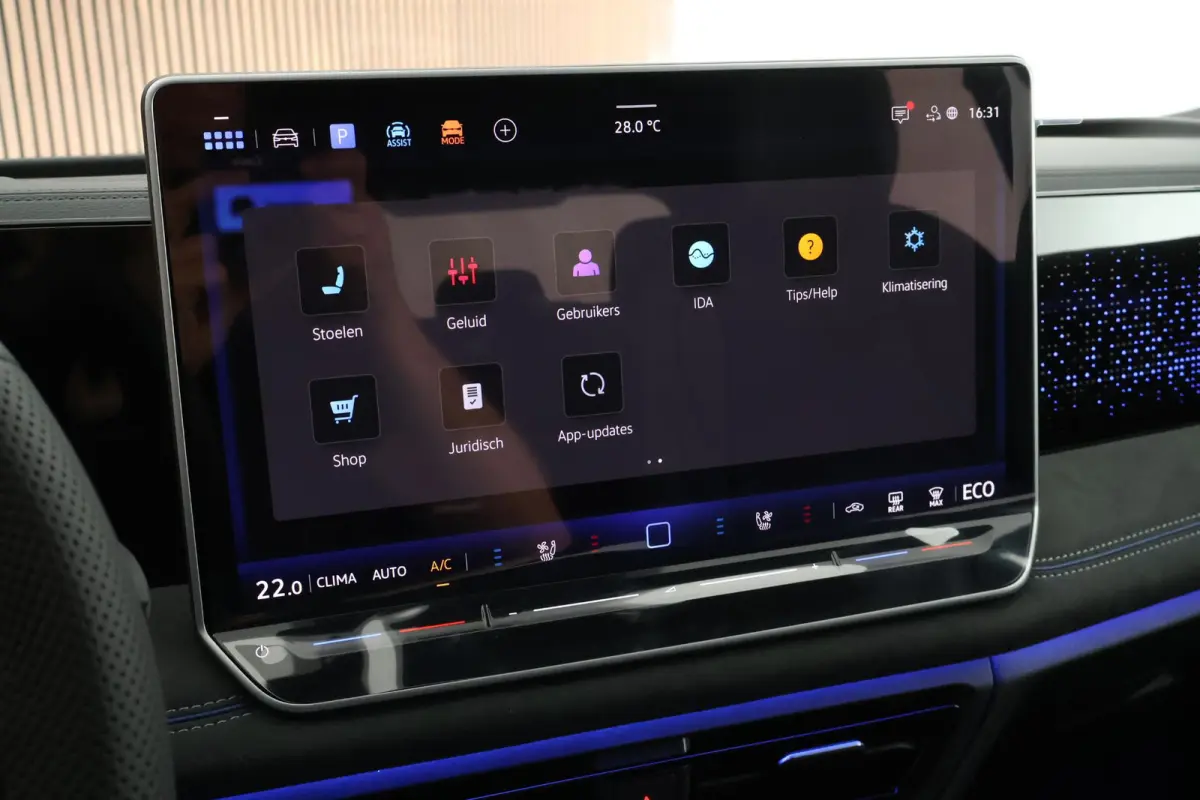 1.5 eHybrid 272pk R-Line Edition Black Style Leder Trekhaak 360Camera HUD Keyless Massage Virtual Cockpit Panoramadak Carplay