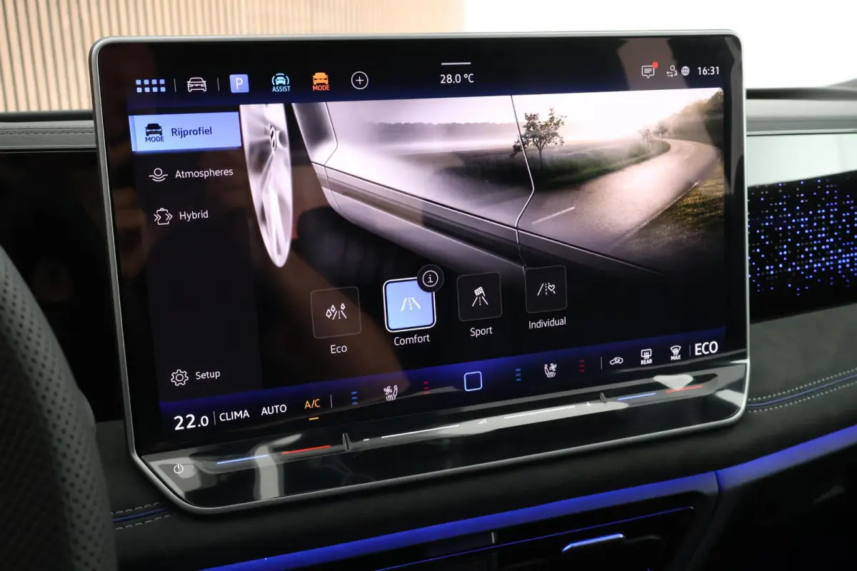 1.5 eHybrid 272pk R-Line Edition Black Style Leder Trekhaak 360Camera HUD Keyless Massage Virtual Cockpit Panoramadak Carplay
