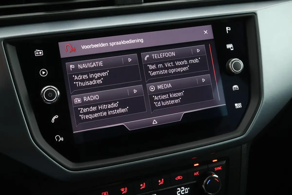 1.0 TSI 95pk Style Business Intense Camera Virtual Cockpit ACC Keyless Navigatie Carplay