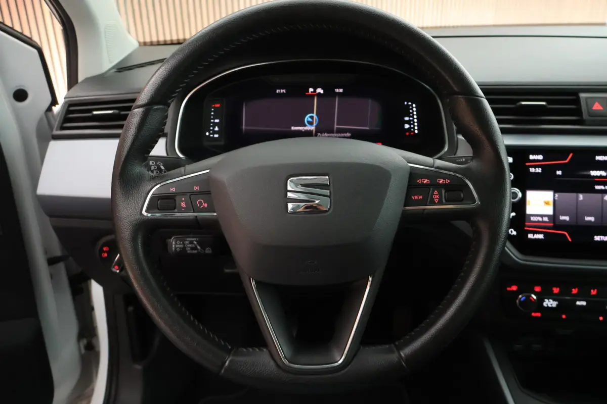 1.0 TSI 95pk Style Business Intense Camera Virtual Cockpit ACC Keyless Navigatie Carplay
