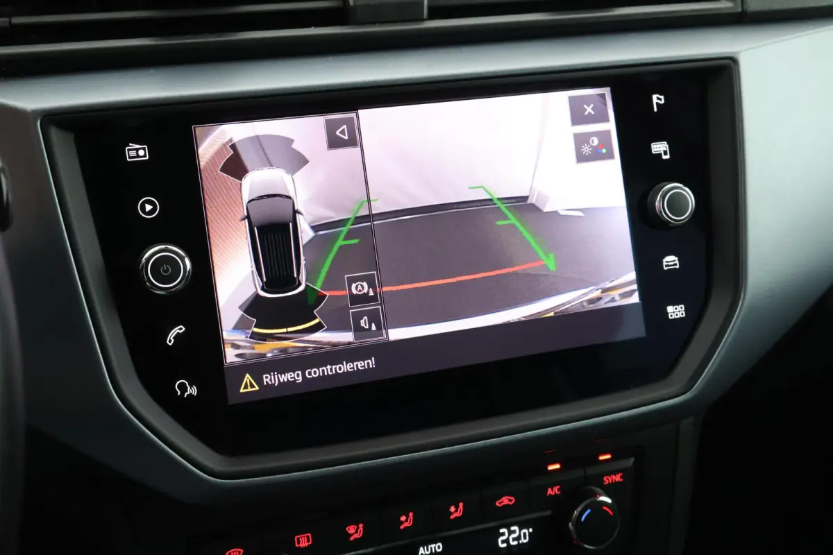 1.0 TSI 95pk Style Business Intense Camera Virtual Cockpit ACC Keyless Navigatie Carplay