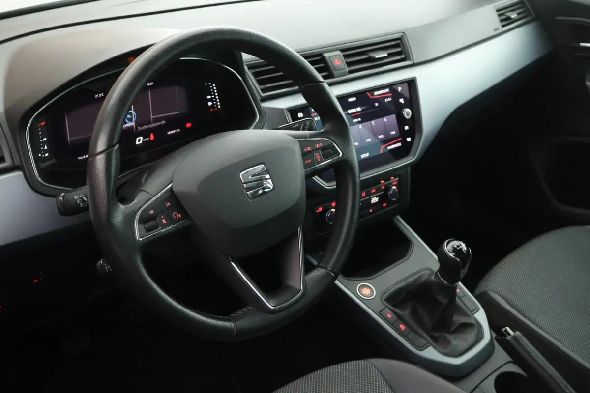 1.0 TSI 95pk Style Business Intense Camera Virtual Cockpit ACC Keyless Navigatie Carplay
