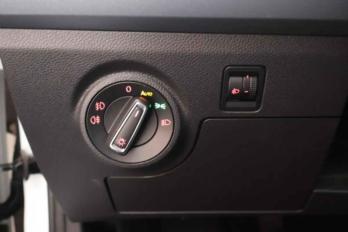 1.0 TSI 95pk Style Business Intense Camera Virtual Cockpit ACC Keyless Navigatie Carplay
