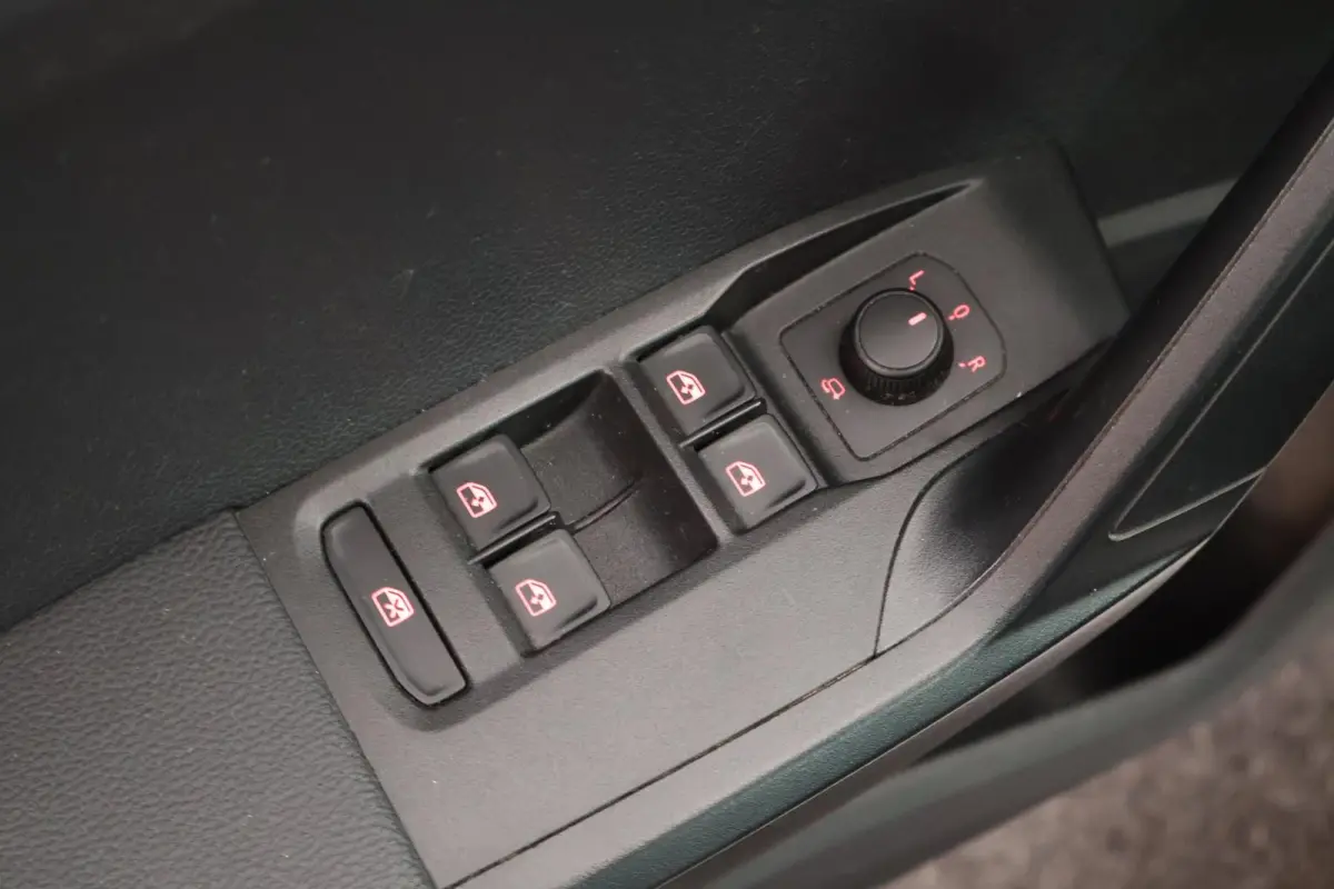 1.0 TSI 95pk Style Business Intense Camera Virtual Cockpit ACC Keyless Navigatie Carplay