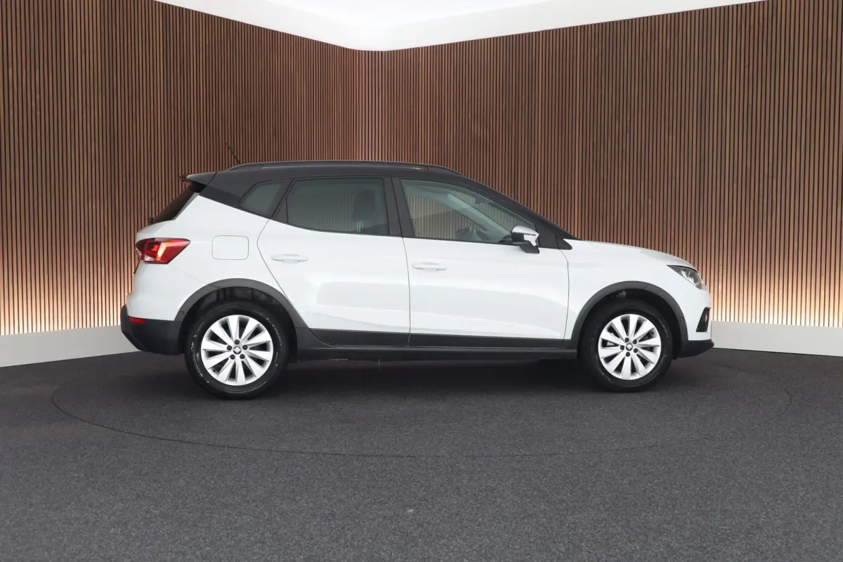 1.0 TSI 95pk Style Business Intense Camera Virtual Cockpit ACC Keyless Navigatie Carplay