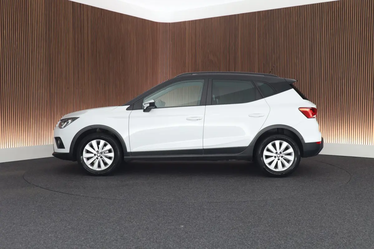 1.0 TSI 95pk Style Business Intense Camera Virtual Cockpit ACC Keyless Navigatie Carplay