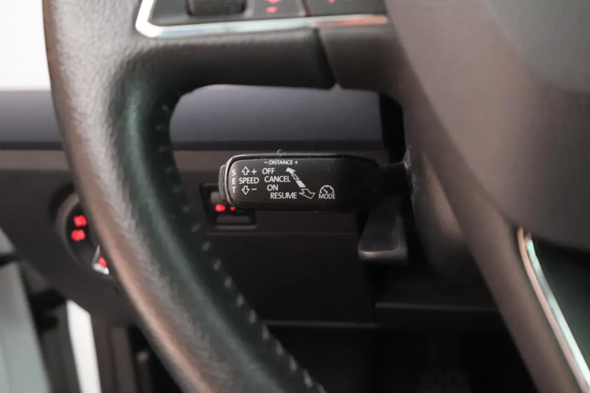 1.0 TSI 95pk Style Business Intense Camera Virtual Cockpit ACC Keyless Navigatie Carplay