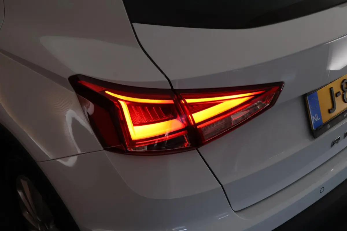 1.0 TSI 95pk Style Business Intense Camera Virtual Cockpit ACC Keyless Navigatie Carplay