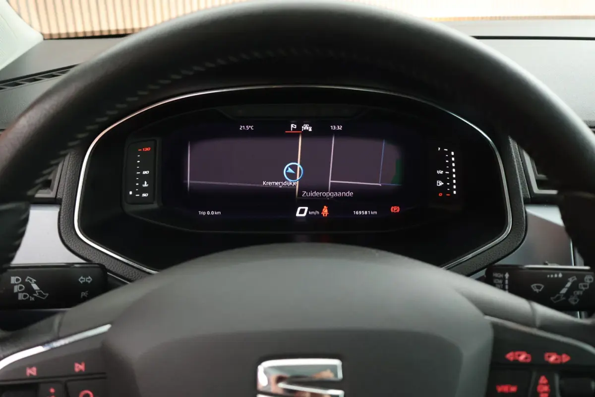 1.0 TSI 95pk Style Business Intense Camera Virtual Cockpit ACC Keyless Navigatie Carplay