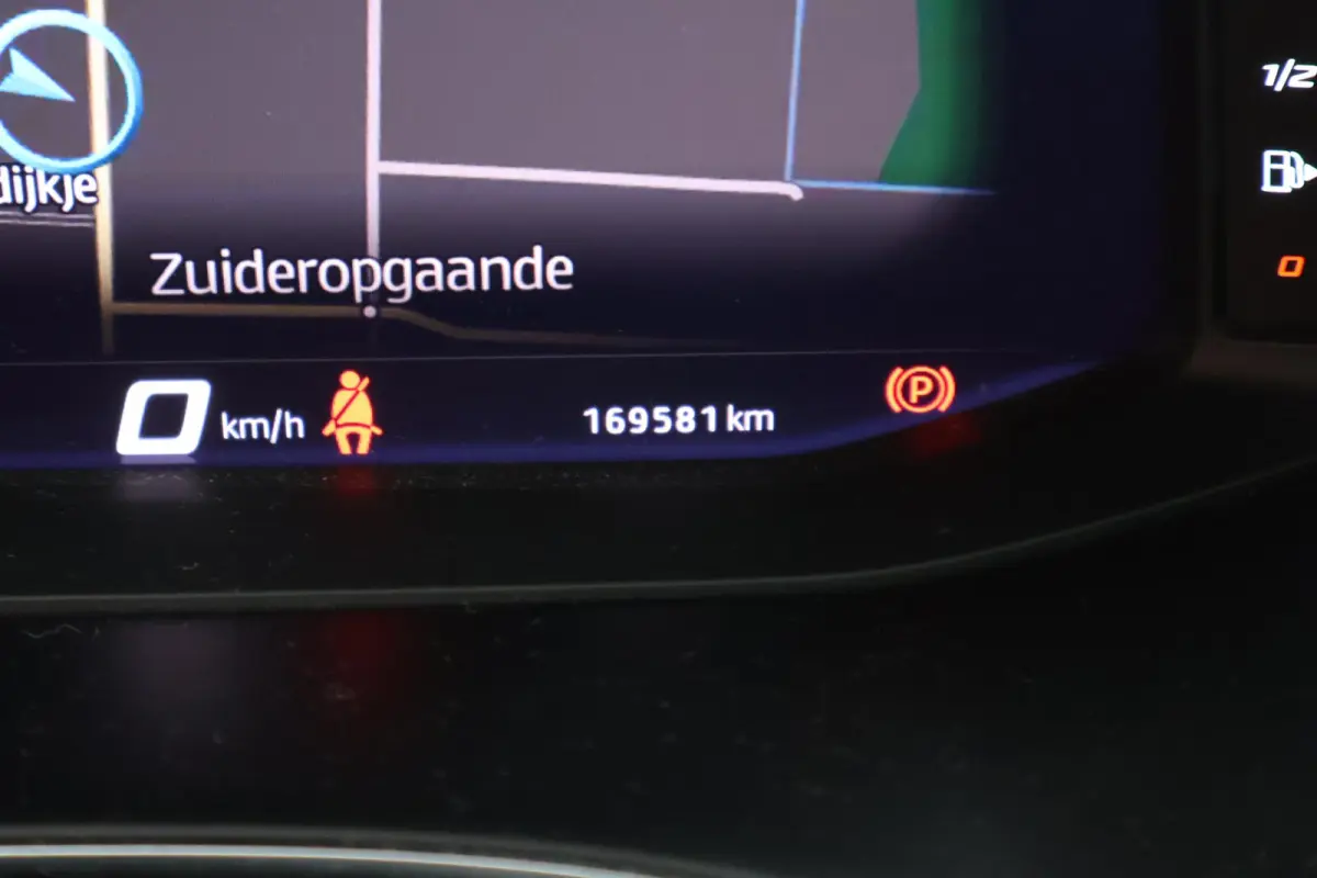 1.0 TSI 95pk Style Business Intense Camera Virtual Cockpit ACC Keyless Navigatie Carplay