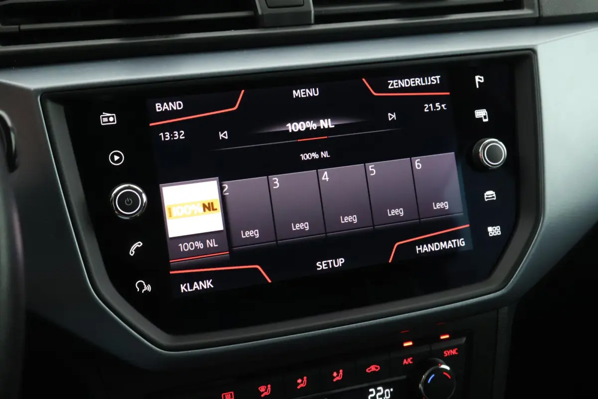 1.0 TSI 95pk Style Business Intense Camera Virtual Cockpit ACC Keyless Navigatie Carplay