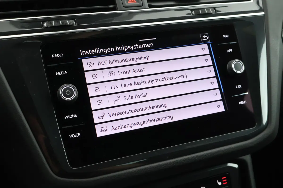 1.4 TSI 245pk eHybrid R-Line Business Trekhaak 360Camera Leder Memory HUD Stoelverwarming Panoramadak Virtual Cockpit Navigatie