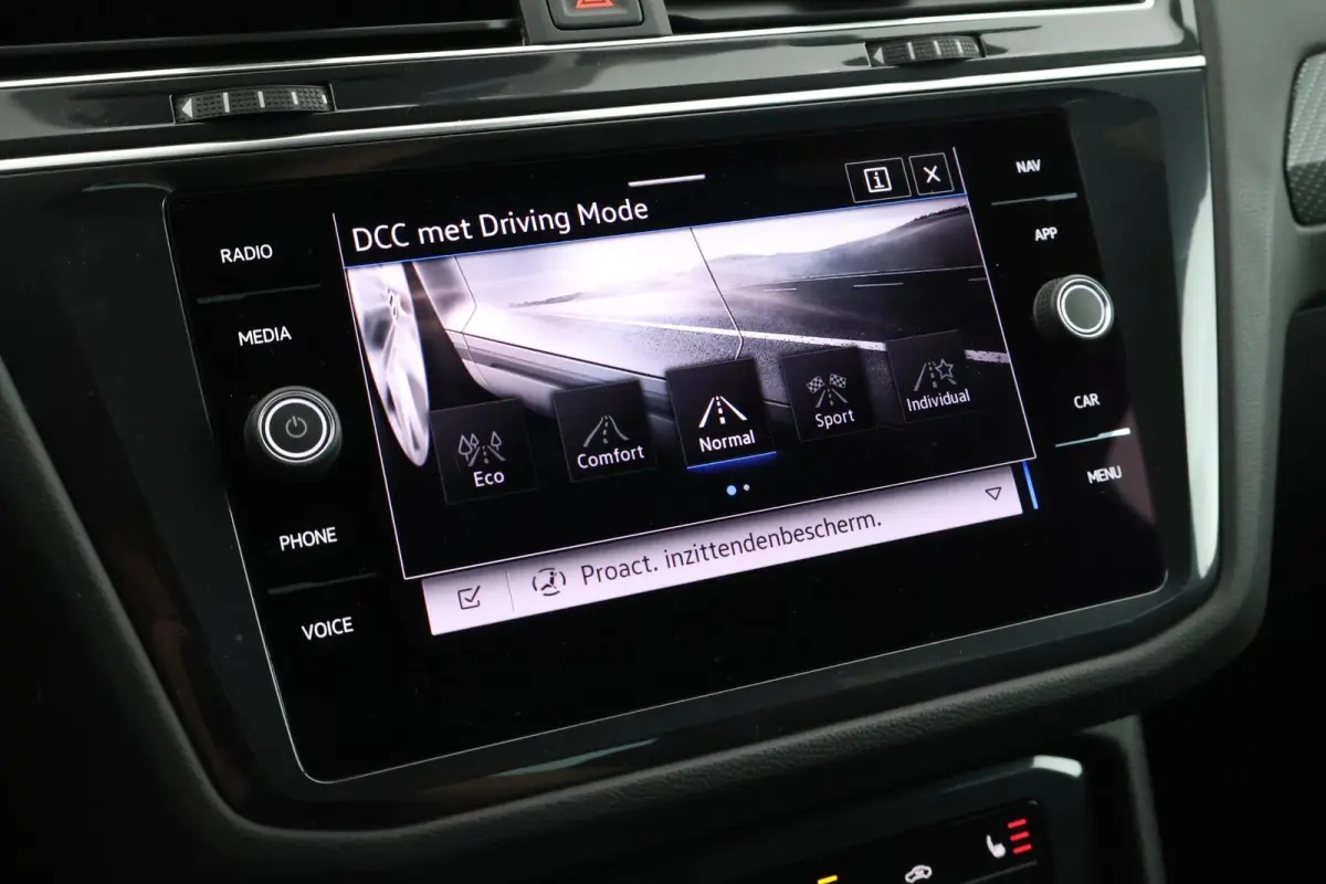 1.4 TSI 245pk eHybrid R-Line Business Trekhaak 360Camera Leder Memory HUD Stoelverwarming Panoramadak Virtual Cockpit Navigatie