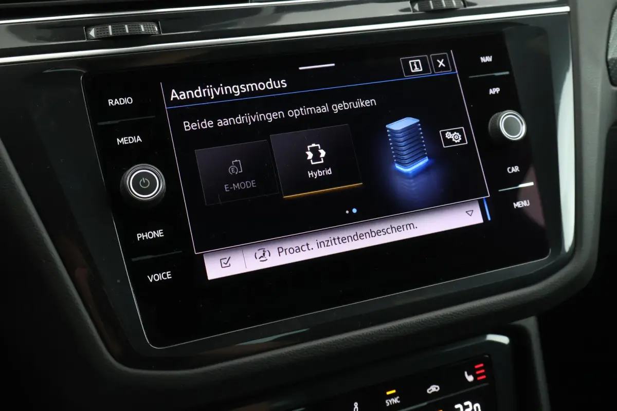 1.4 TSI 245pk eHybrid R-Line Business Trekhaak 360Camera Leder Memory HUD Stoelverwarming Panoramadak Virtual Cockpit Navigatie
