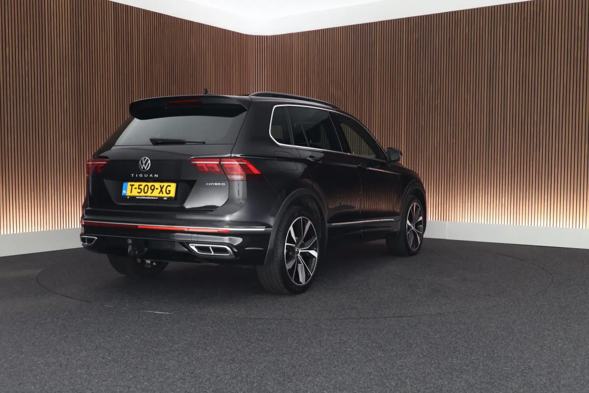 1.4 TSI 245pk eHybrid R-Line Business Trekhaak 360Camera Leder Memory HUD Stoelverwarming Panoramadak Virtual Cockpit Navigatie