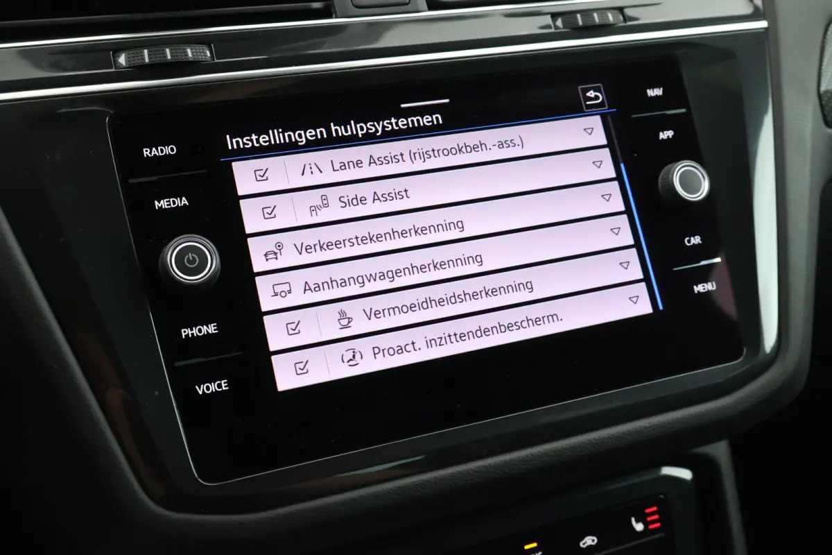 1.4 TSI 245pk eHybrid R-Line Business Trekhaak 360Camera Leder Memory HUD Stoelverwarming Panoramadak Virtual Cockpit Navigatie