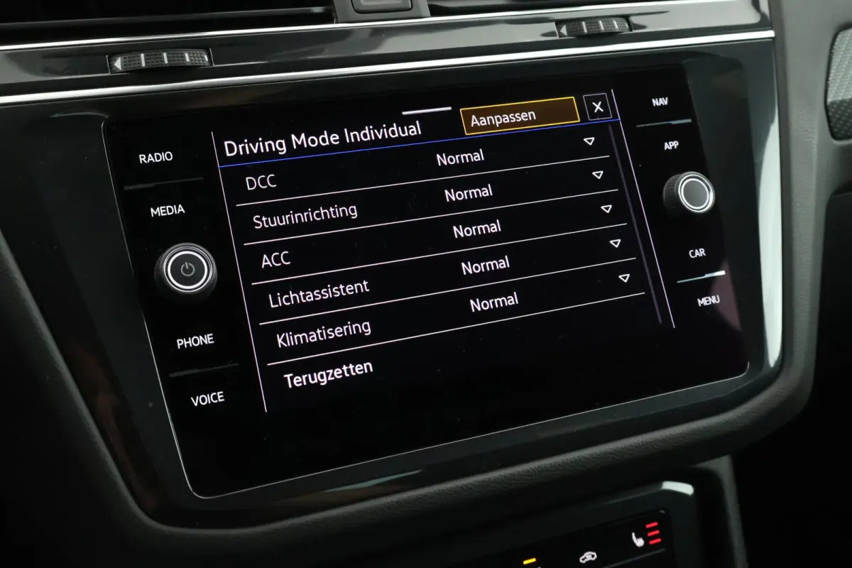 1.4 TSI 245pk eHybrid R-Line Business Trekhaak 360Camera Leder Memory HUD Stoelverwarming Panoramadak Virtual Cockpit Navigatie