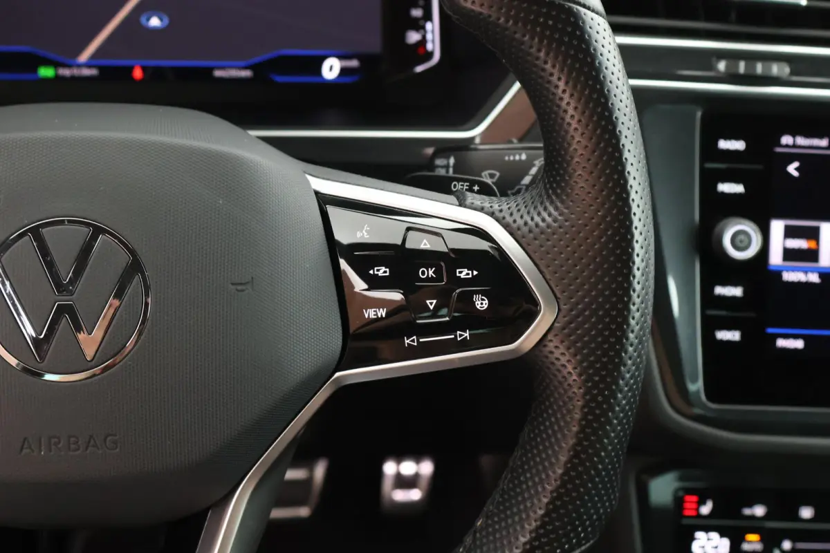 1.4 TSI 245pk eHybrid R-Line Business Trekhaak 360Camera Leder Memory HUD Stoelverwarming Panoramadak Virtual Cockpit Navigatie