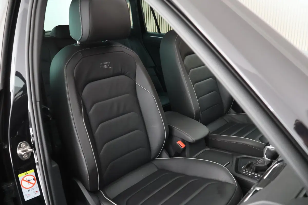 1.4 TSI 245pk eHybrid R-Line Business Trekhaak 360Camera Leder Memory HUD Stoelverwarming Panoramadak Virtual Cockpit Navigatie