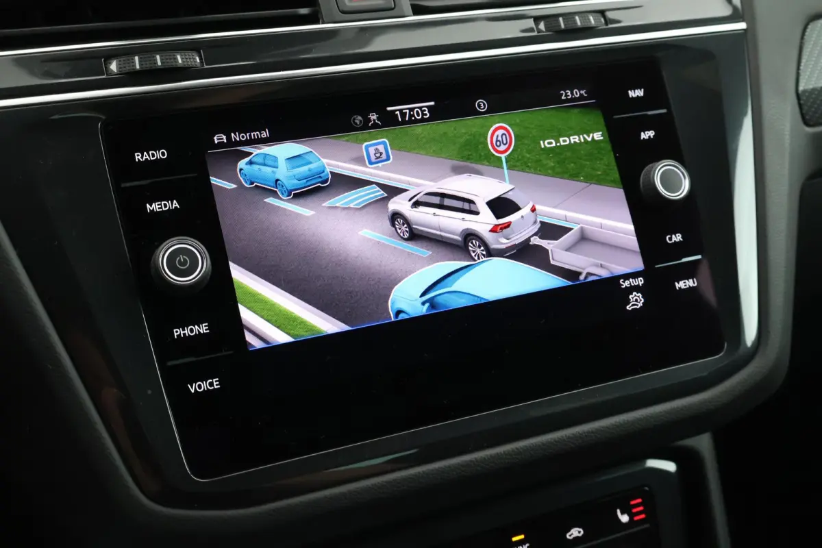 1.4 TSI 245pk eHybrid R-Line Business Trekhaak 360Camera Leder Memory HUD Stoelverwarming Panoramadak Virtual Cockpit Navigatie